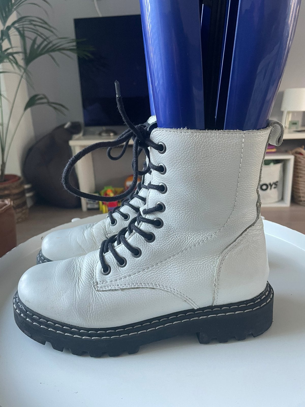 Meltingstockholm mt 38, Kleding | Dames, Wit, Lage of Enkellaarzen, Ophalen of Verzenden, Gedragen
