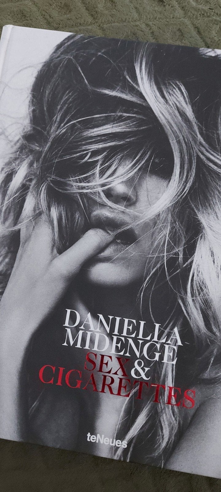 Daniella Midenge - Sex & Cigarettes, Boeken, Ophalen of Verzenden, Zo goed als nieuw, Fotografen, Daniella Midenge