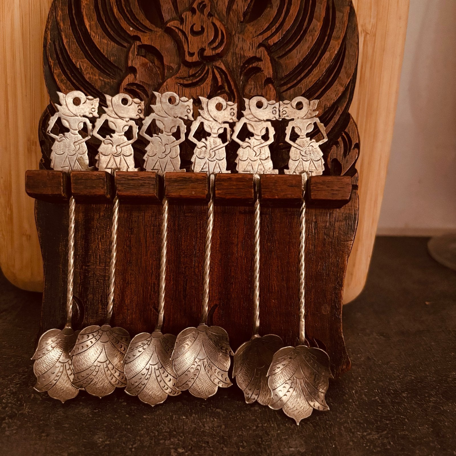 Set van 6 Wayang lepeltjes met houder, Ophalen, Zilver
