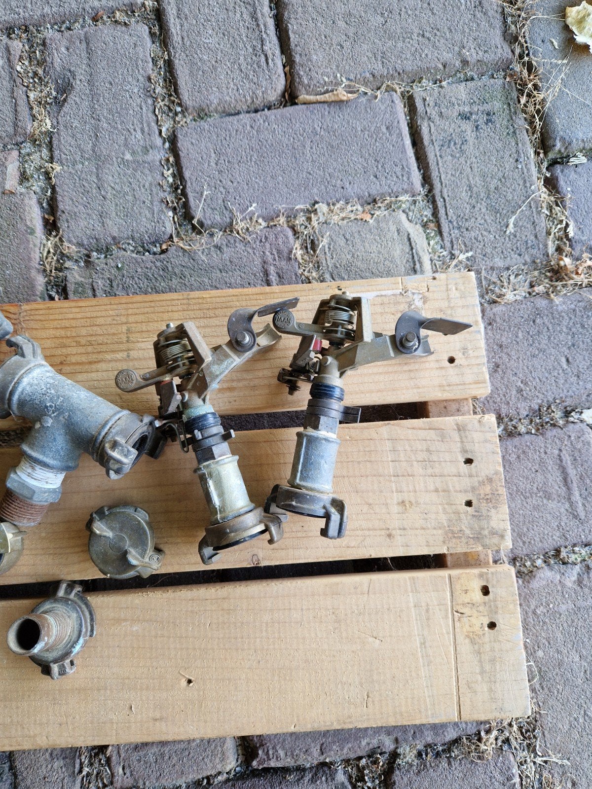 Sproeiers en koppelingen voor irrigatiesysteem, Tuin en Terras, Ophalen, Gebruikt, Sectorsproeier