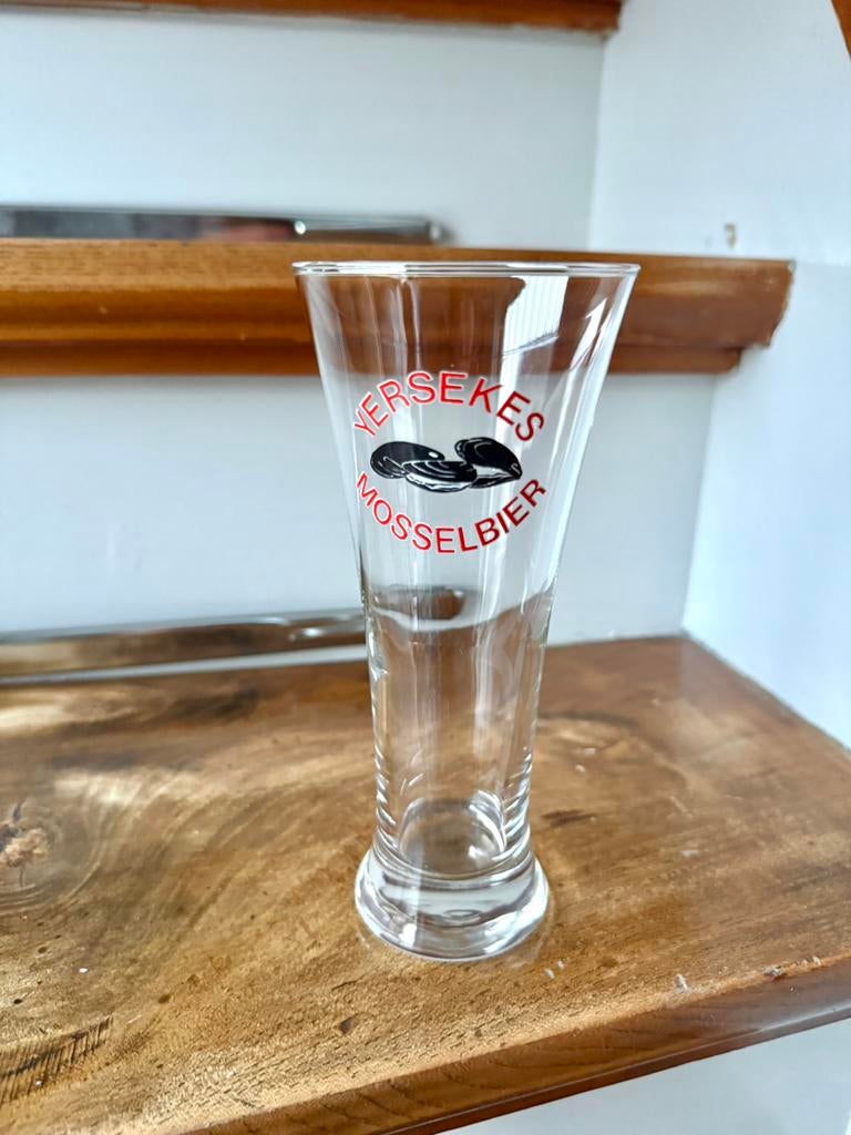 Yersekes mosselbier glas, Ophalen of Verzenden, Zo goed als nieuw, Glas of Glazen, Overige merken