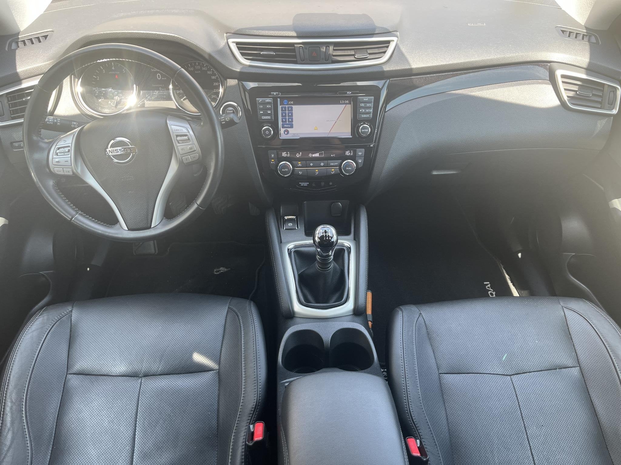 Nissan Qashqai 1.2 Tekna / Trekhaak (1.200KG) / Airco / Pano, Auto's, Voorwielaandrijving, Gebruikt, Euro 6, 4 cilinders