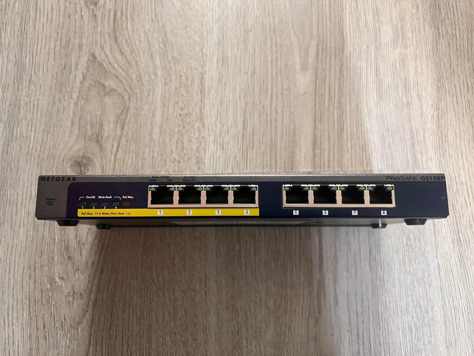 Netgear GS108P ProSafe 8-poorts Gigabit PoE Switch, Ophalen of Verzenden, Zo goed als nieuw