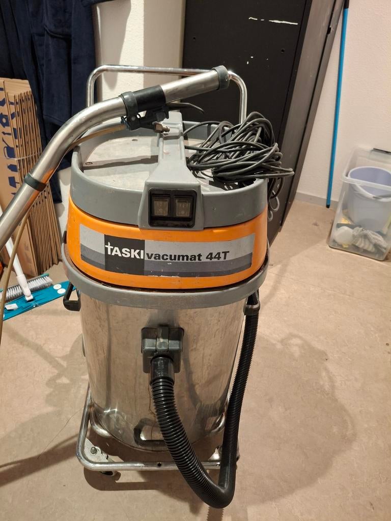 Taski Vacumat 44T Waterstofzuiger - Professionele Reiniging, Witgoed en Apparatuur, Stofzuigers, Ophalen, Overige merken, Gebruikt