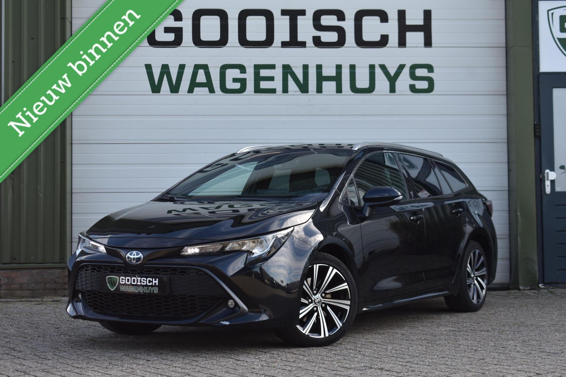Toyota Corolla Touring Sports 2.0 Hybrid Business Plus | Sto, 1345 kg, 450 kg, 4 cilinders, Met garantie (alle)