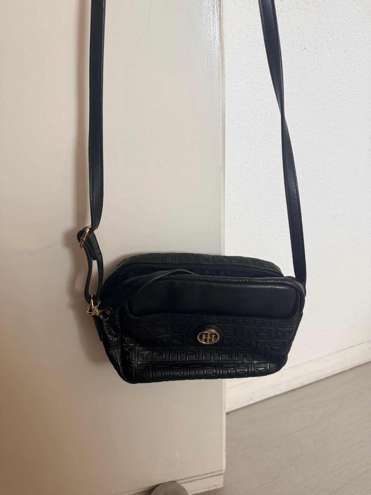 Tommy Hilfiger Schoudertasje Zwart - Echt Merk, Ophalen of Verzenden, Gebruikt, Zwart, Schoudertasje