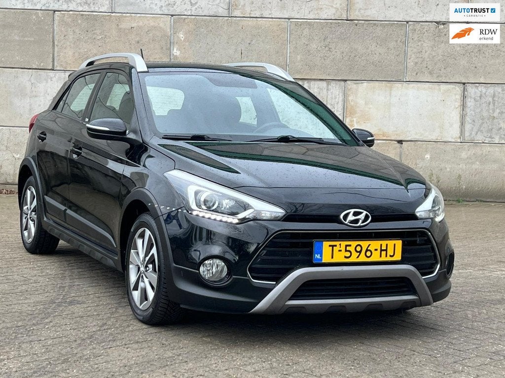 Hyundai I20 1.0 T-GDI Premium CROSS SPORT UNIEK, Auto's, Hyundai, Voorwielaandrijving, Handgeschakeld, 3 cilinders, Geïmporteerd