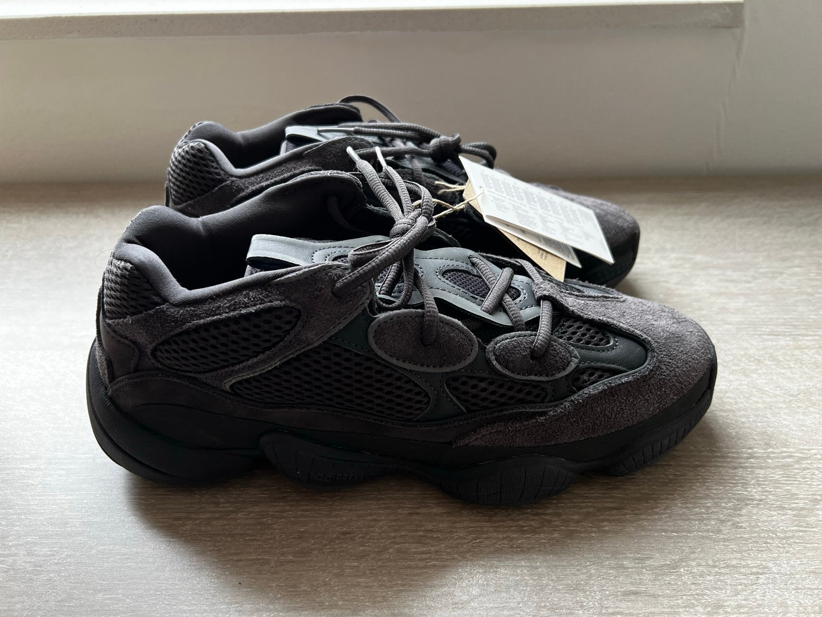 YEEZY 500 “UTILITY BLACK” US10/EU44, Zwart, Nieuw, Ophalen of Verzenden, Sneakers of Gympen