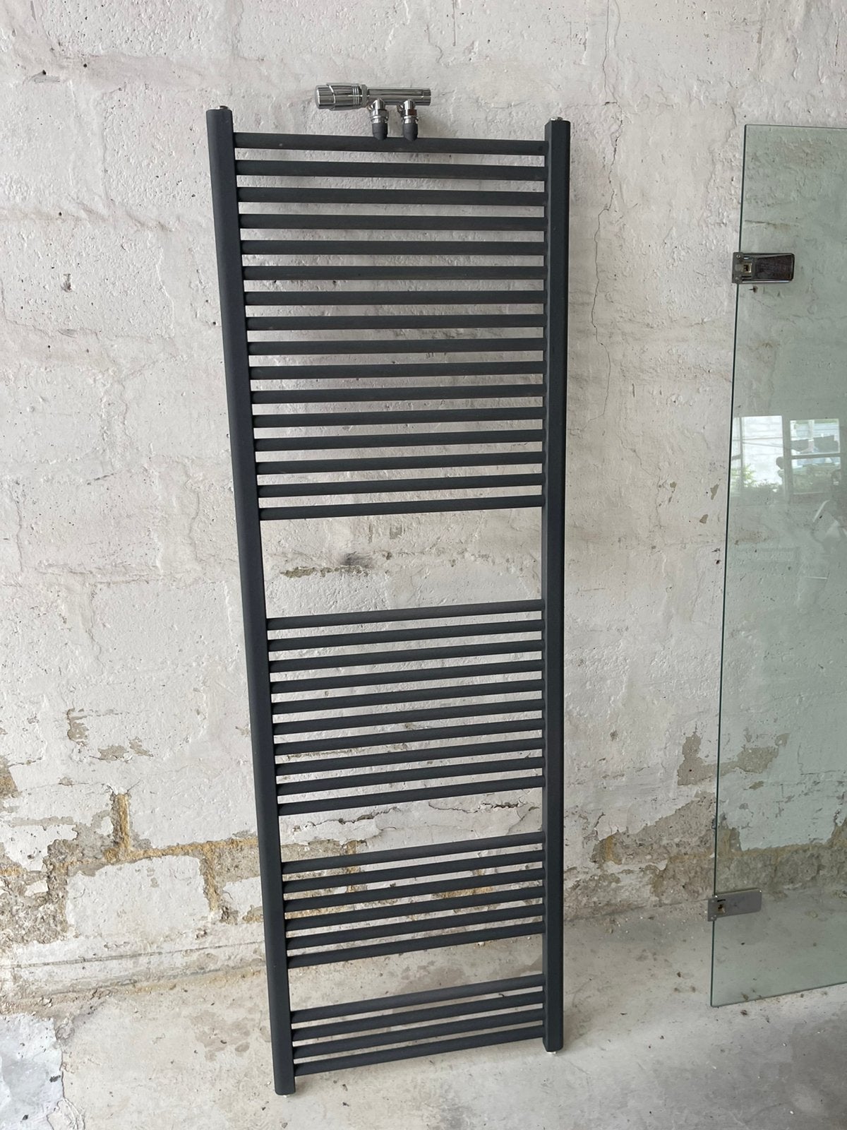 Radiator antraciet, Doe-het-zelf en Verbouw, Verwarming en Radiatoren, Ophalen, Radiator, Zo goed als nieuw, 60 tot 150 cm