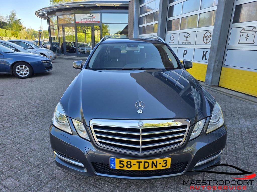 Mercedes E-klasse Estate 200 CGI Business Class Avantgarde, Auto's, Mercedes-Benz, Automaat, Euro 5, Achterwielaandrijving, Gebruikt