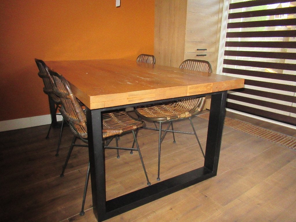 Eetkamertafel met 4 stoelen, Huis en Inrichting, Ophalen, Gebruikt, Industrieel en modern, 50 tot 100 cm