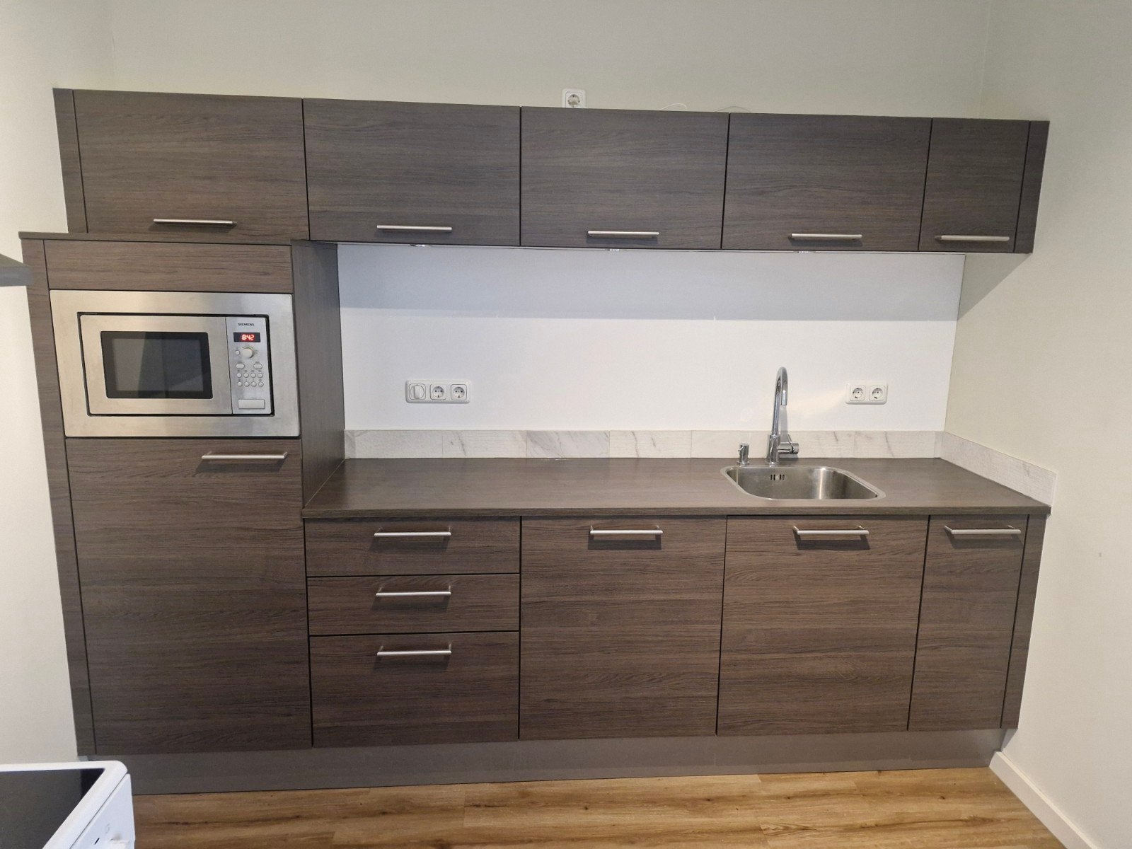 Mooie degelijke keuken in zeer goede staat met apparatuur, Huis en Inrichting, Keuken | Complete keukens, Ophalen