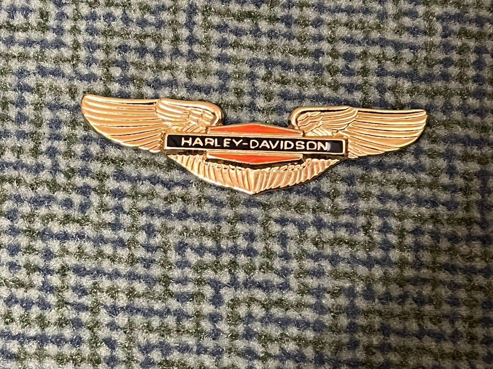 Vintage Harley Davidson wings pin/badge 7x2, Ophalen of Verzenden, Zo goed als nieuw, Motoren