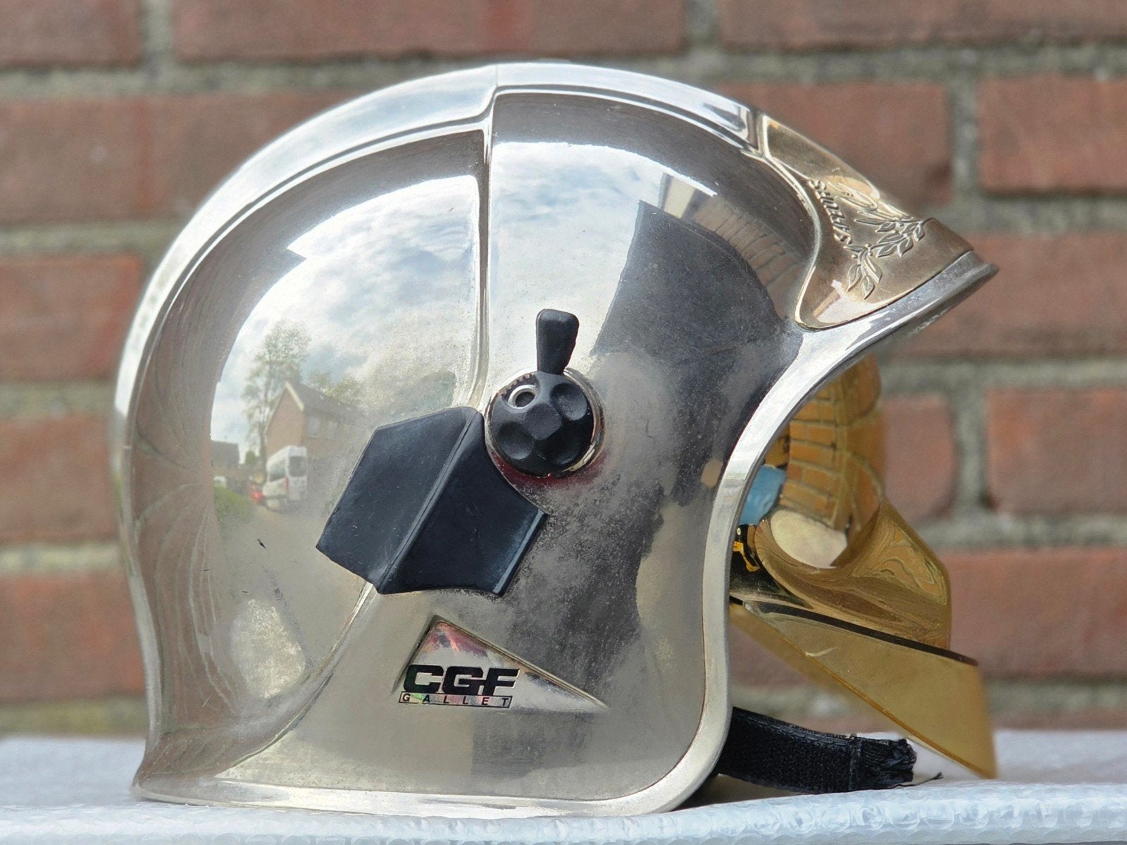 Brandweerhelm brandweer Gallet Frankrijk "Sapeurs pompiers", Ophalen of Verzenden, Landmacht, Nederland, Embleem of Badge