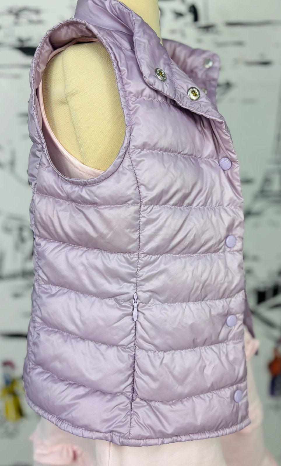 Moncler Liane lila dons bodywarmer maat 6 (270 euro), Kinderen en Baby's, Moncler EU, Zo goed als nieuw, Moncler, Customercare@moncler.com