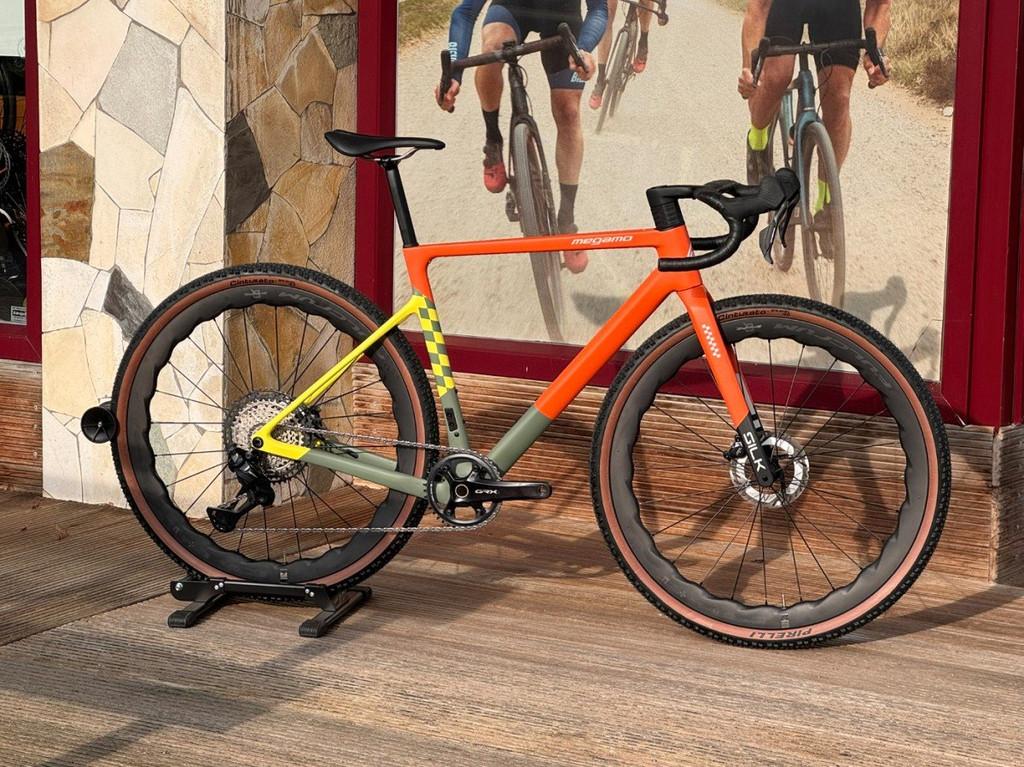 Megamo Silk 03 Grave M 2025, Fietsen en Brommers, Fietsen | Racefietsen, Nieuw, Overige merken