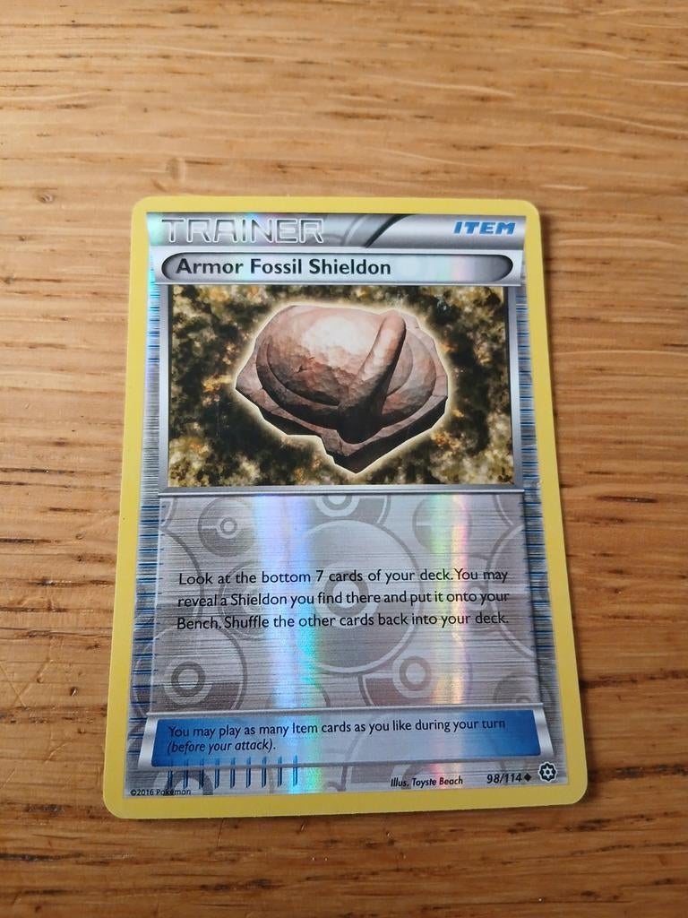 Pokémon TCG: Armor Fossil Shieldon Trainer Kaart (Foil), Ophalen of Verzenden, Zo goed als nieuw, Losse kaart, Foil