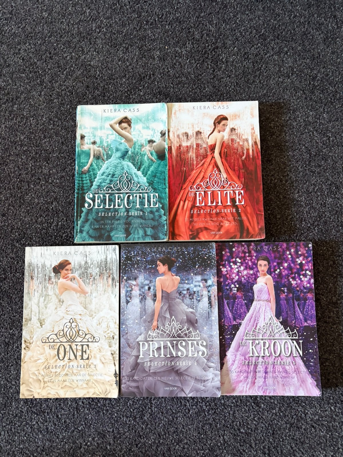 De Selectie Serie 1-5 - Kiera Cass (Complete Set), Boeken, Ophalen of Verzenden, Gelezen, Nederland