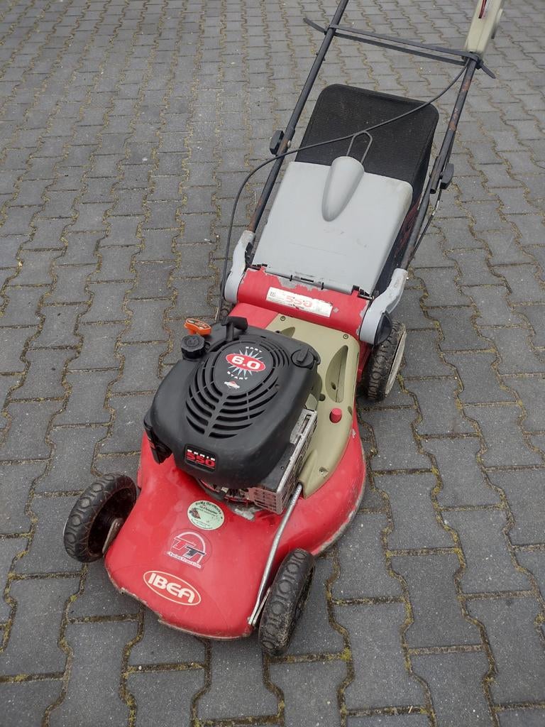 Benzine grasmaaier Ibea zelfrijdend, Tuin en Terras, Grasmaaiers, Ophalen of Verzenden, Gebruikt