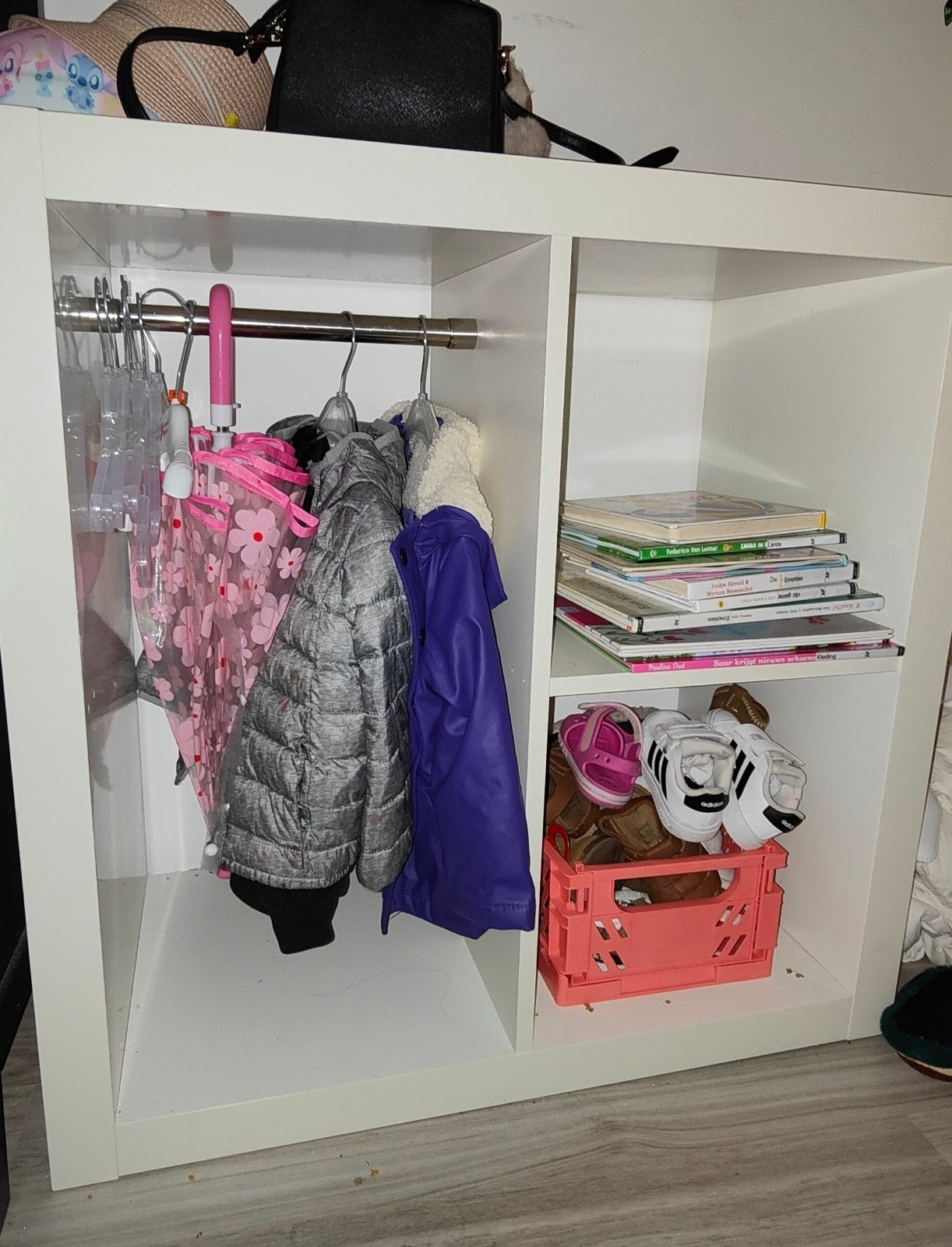 Leuke Montessori peutergarderobe – IKEA kast met kledingroed, Ophalen, Gebruikt