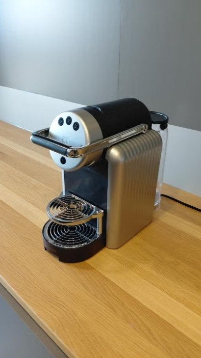 Nespresso Zenius, Koffiemachine, Ophalen of Verzenden, Niet werkend, 2 tot 4 kopjes