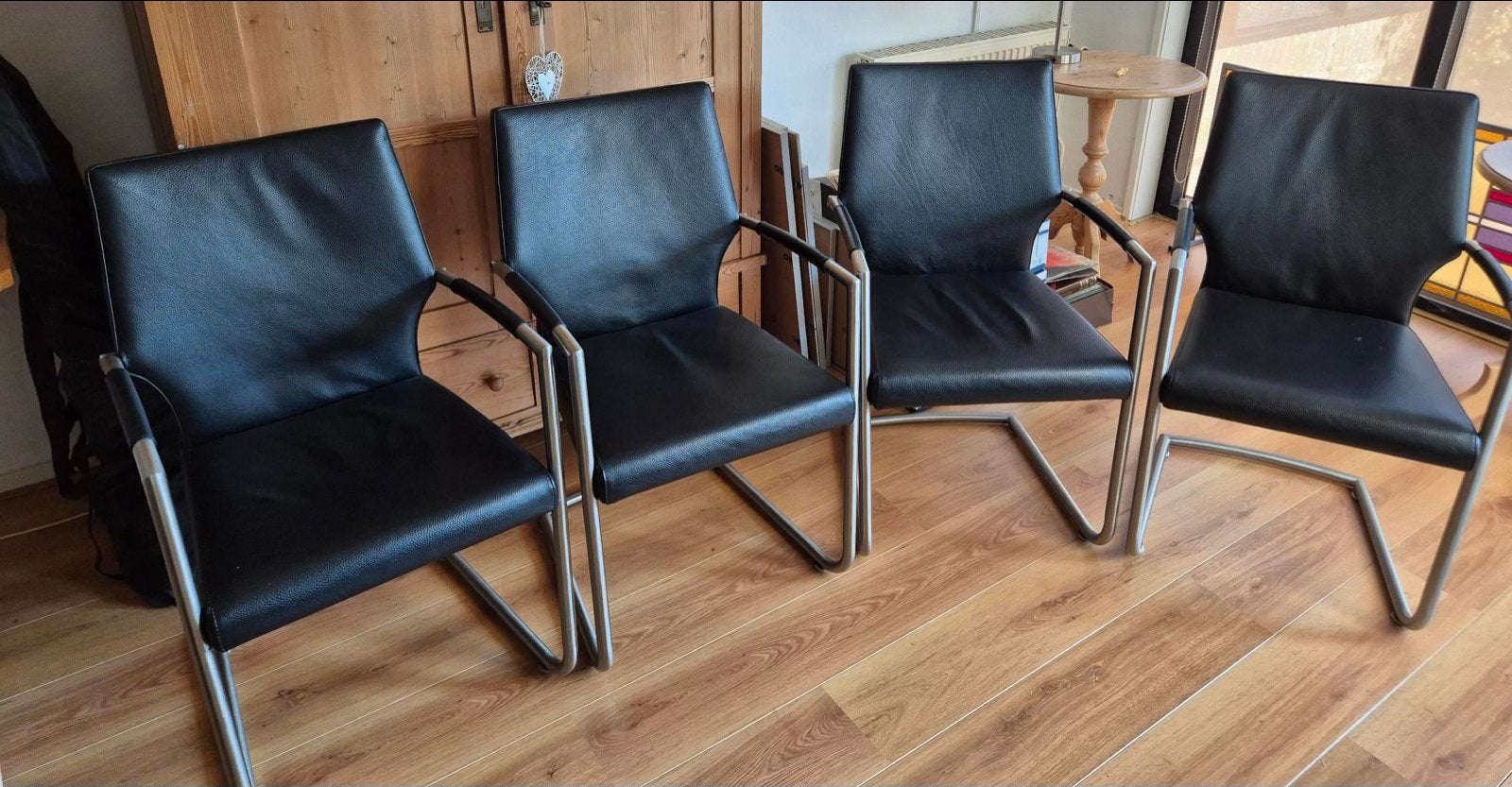 Set van 4 Movani eetkamerstoelen  - Zwart Leer, Ophalen, Zwart, Leer, Zo goed als nieuw