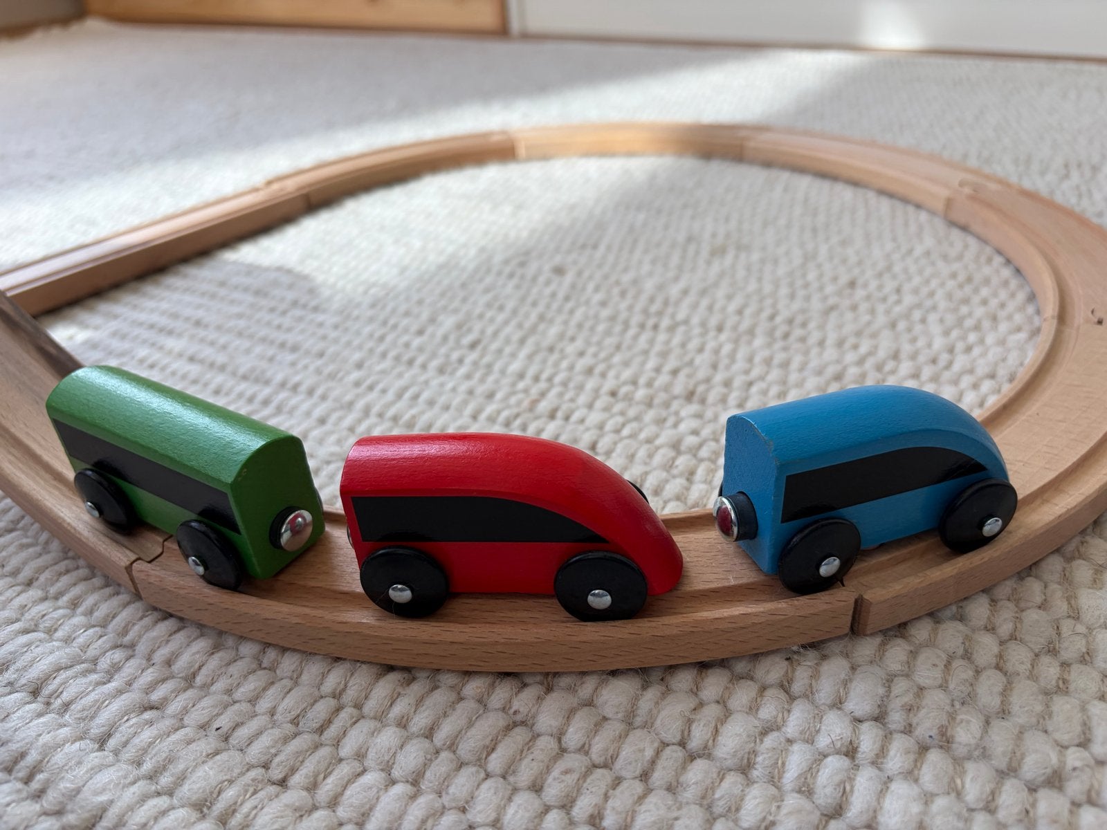 IKEA Houten Treinbaan met Treintjes - 20-delig, Kinderen en Baby's, Ophalen, Zo goed als nieuw, Rij- of Hobbelspeelgoed