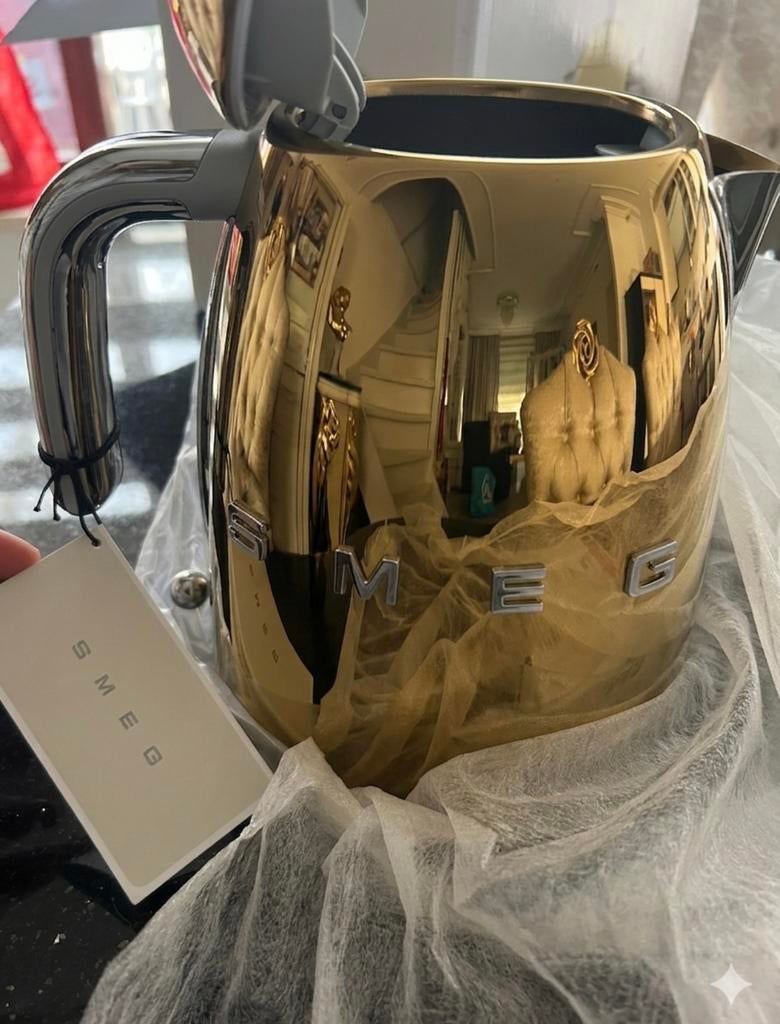 SMEG 50's Style waterkoker 1,7 Gold / Goud, 1 tot 2 liter, Ophalen of Verzenden, Nieuw