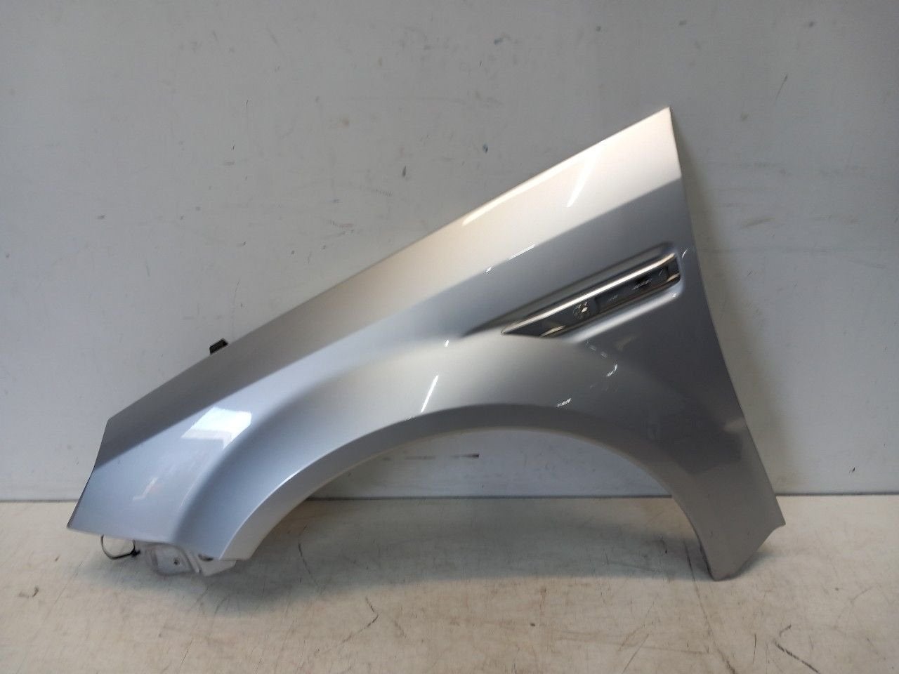 Spatbord links voor Opel Tigra, Auto-onderdelen, Onderdelen@venauto.nl, Van der Ven Autorecycling B.V., Gebruikt, Ettenseweg 76, 4706 PB Roosendaal, The Netherlands