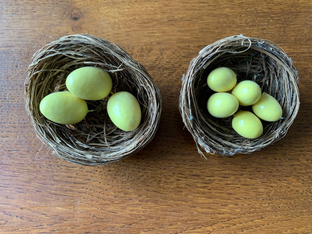 2 'Nestjes met Gele Eitjes' Nieuw, Diversen, Pasen, Ophalen of Verzenden, Nieuw