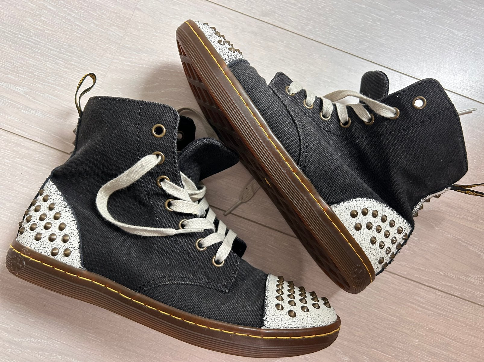 Limited Dr Martens - maat 39, Kleding | Dames, Schoenen, Ophalen of Verzenden, Zo goed als nieuw, Zwart