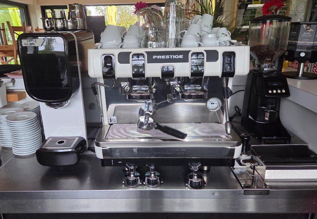 Faema Prestige piston koffiemachine, 10 kopjes of meer, Koffiemachine, Zo goed als nieuw, Gemalen koffie