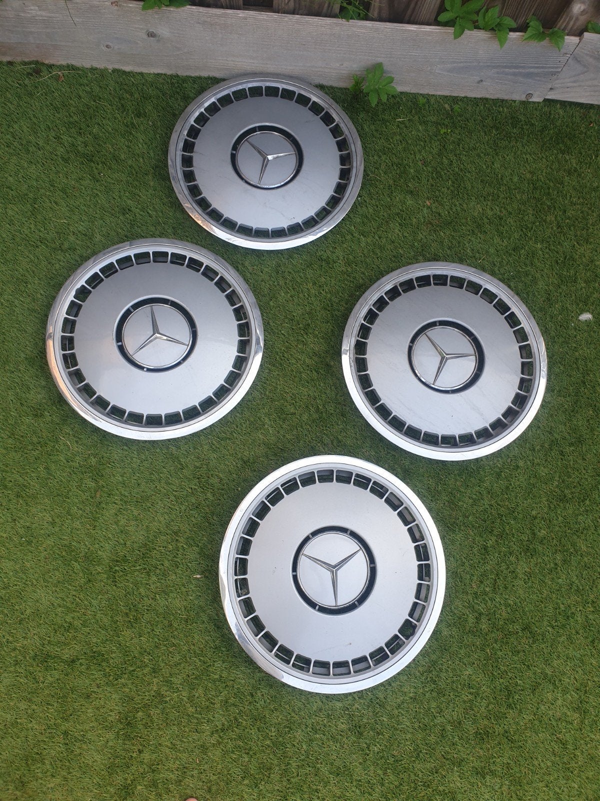 Mercedes wieldoppen  16 inch chroom rand w140 / universeel, Auto diversen, Wieldoppen, Ophalen of Verzenden