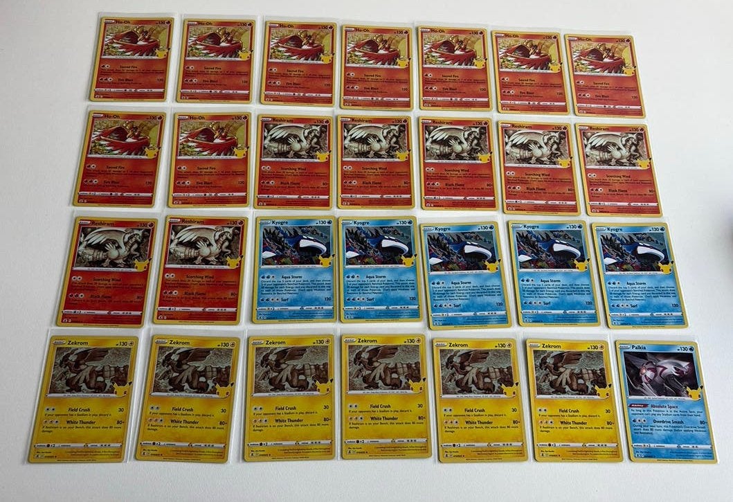 Pokemon celebrations kaarten 25th anniv, Hobby en Vrije tijd, Verzamelkaartspellen | Pokémon, Ophalen of Verzenden, Zo goed als nieuw
