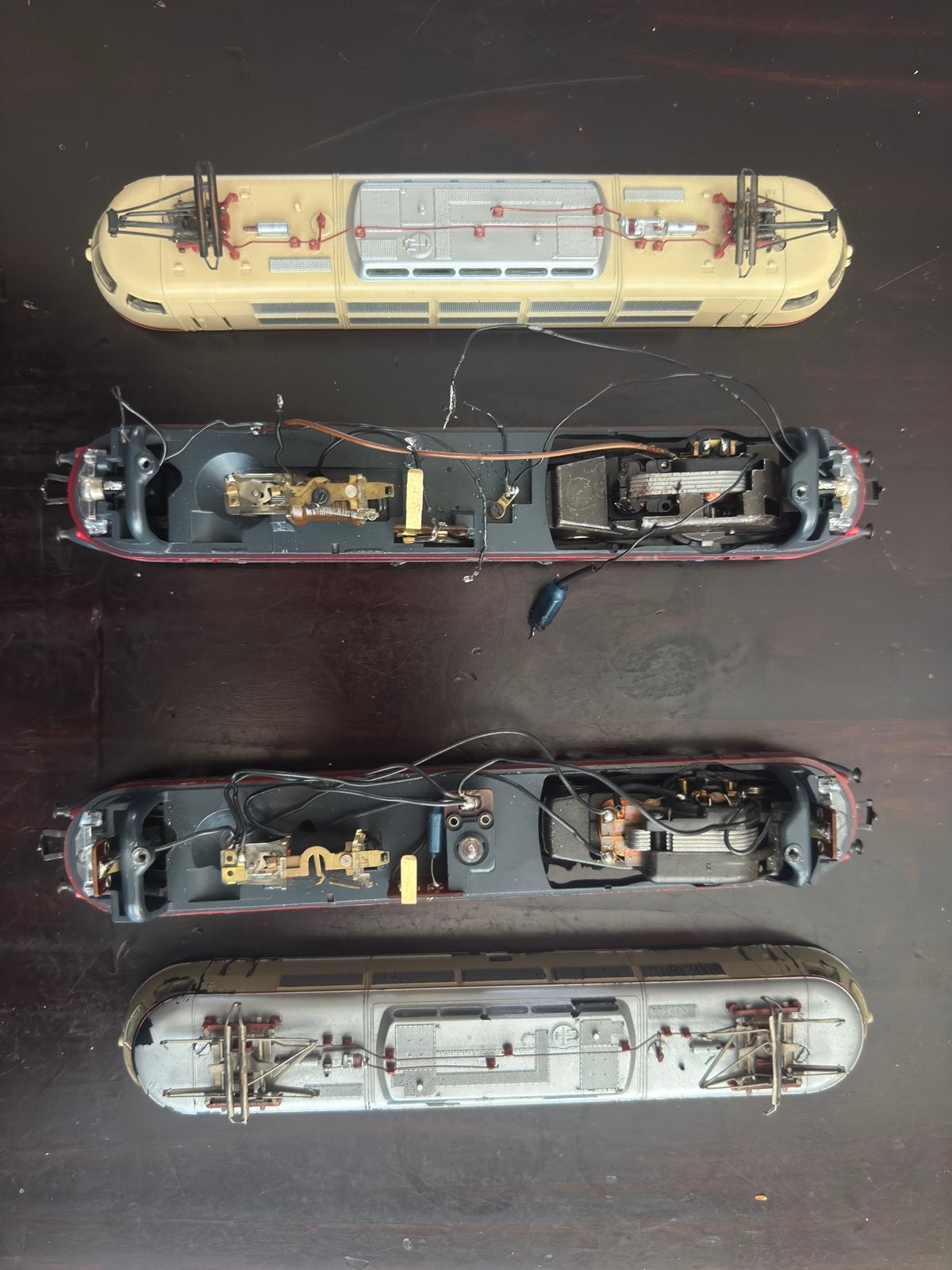 Märklin BR103 1 werkend 1 defect | 1/87 modelspoor h0, Hobby en Vrije tijd, Wisselstroom, Gebruikt, Locomotief, Ophalen of Verzenden