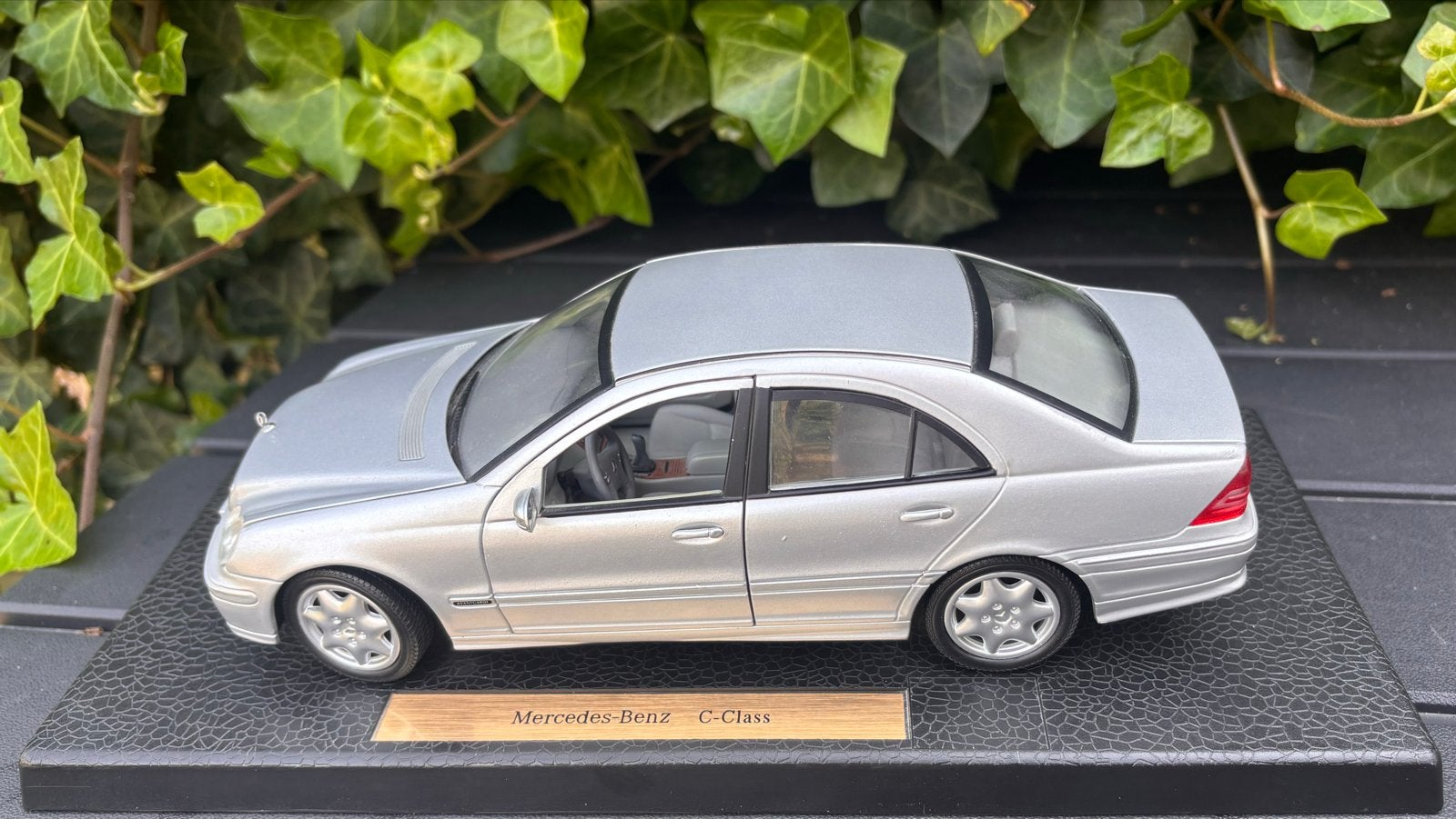 Mercedes Benz C-Class Schaalmodel - Zilver, Overige merken, Auto, Groter dan 1:32, Ophalen of Verzenden
