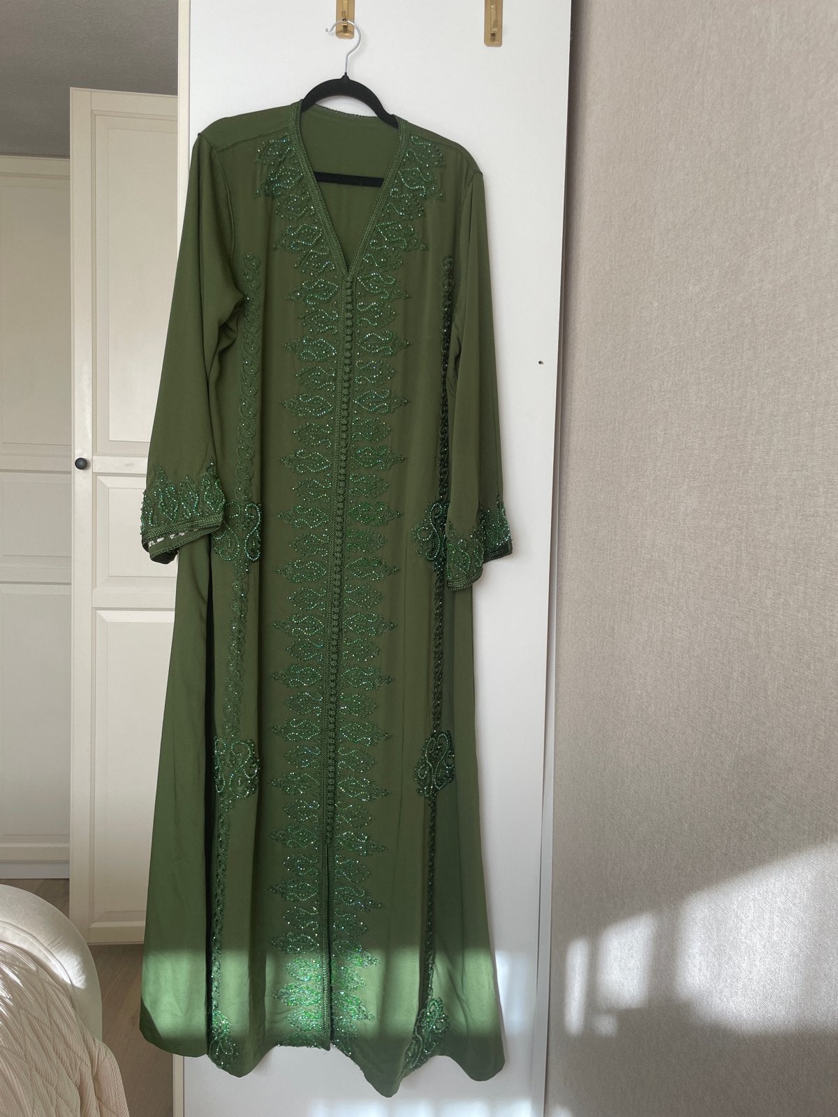 Prachtige Groene Kaftan takchita met Kralen, Maat 38/40 (M), Ophalen of Verzenden, Zo goed als nieuw, Onder de knie