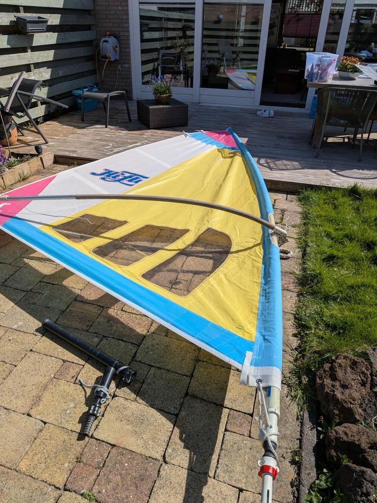 Hifly 300cs beginner compleet uit 1984, Watersport en Boten, Windsurfen, Ophalen, Gebruikt, Plank, 5 tot 7 m²