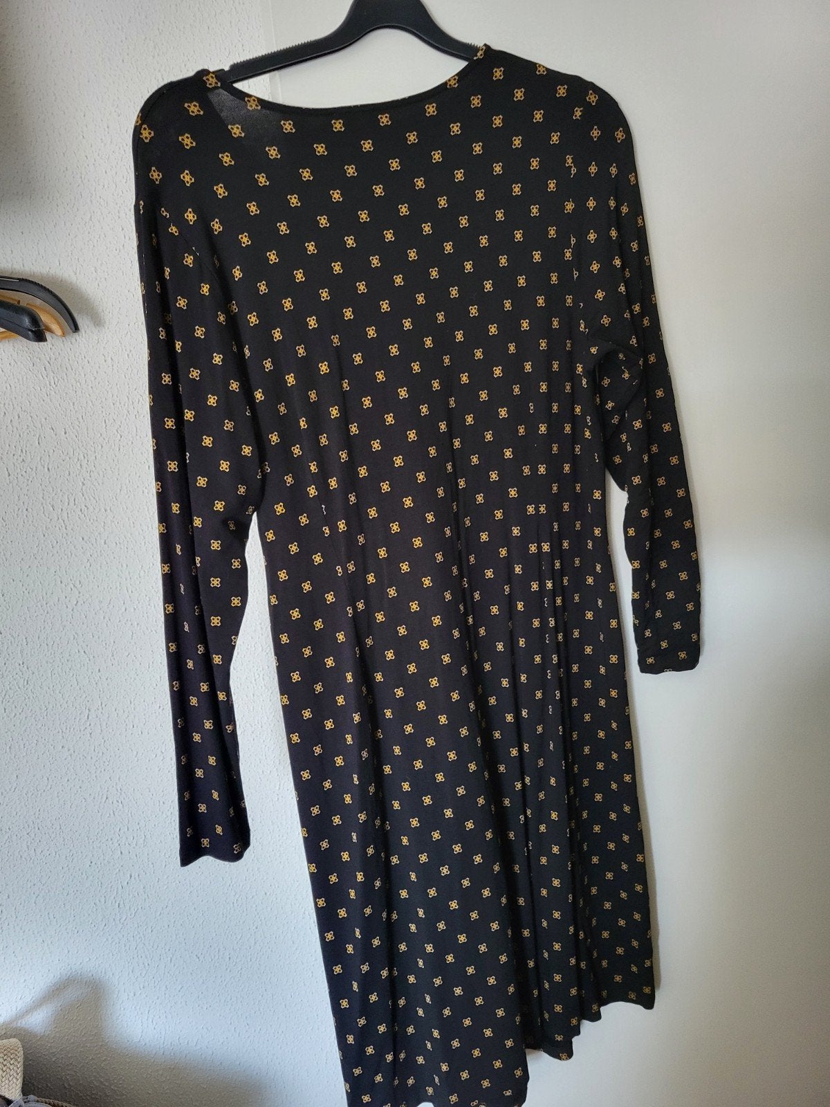 2x Jurken: HEMA bladprint (XL) & Yesta zwart/goud (44 /46), Maat 46/48 (XL) of groter, Ophalen of Verzenden, Zo goed als nieuw
