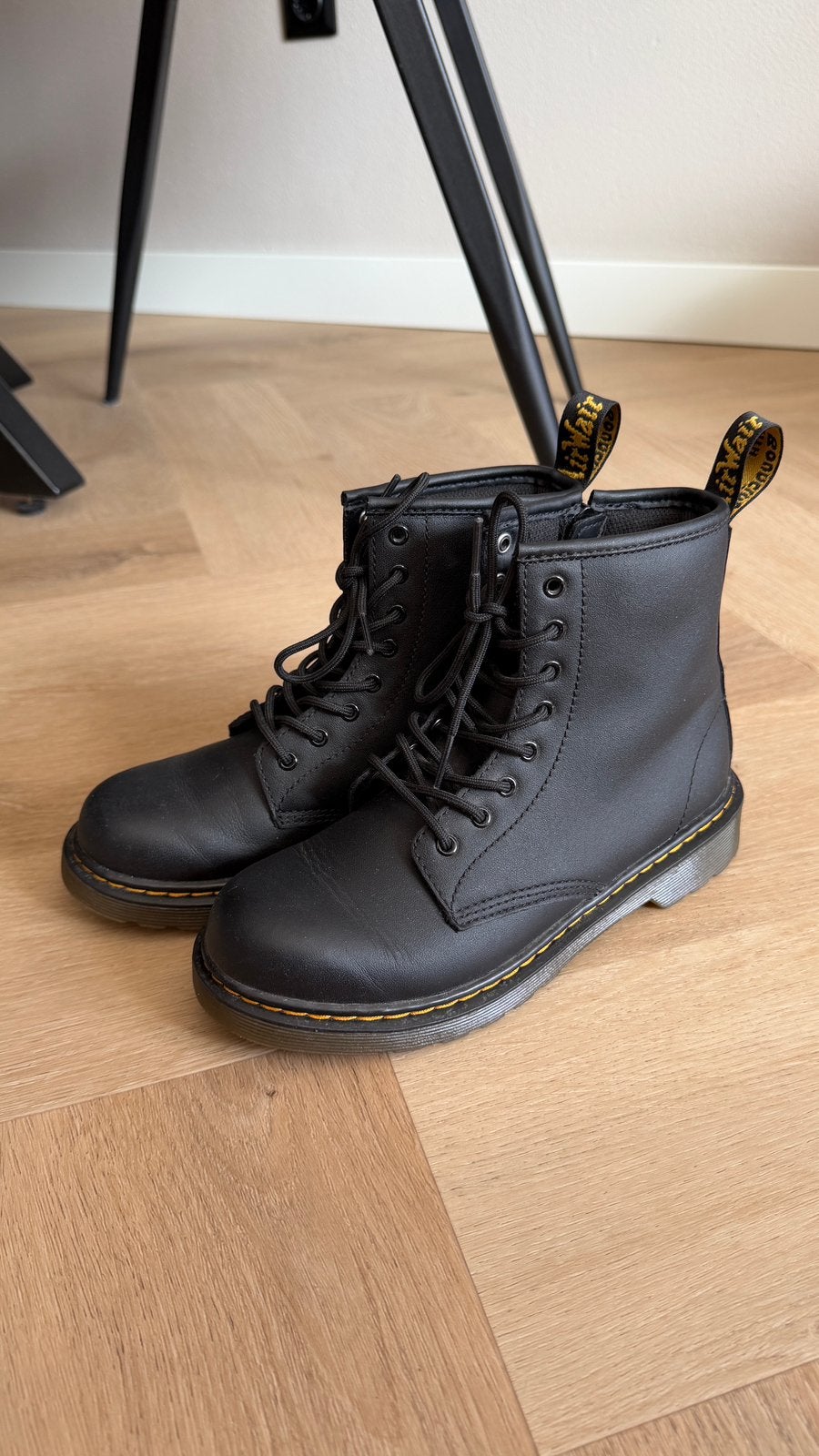 Dr. Martens 1460 J Softy, maat 35, Kleding | Dames, Zwart, Lage of Enkellaarzen, Ophalen of Verzenden, Zo goed als nieuw