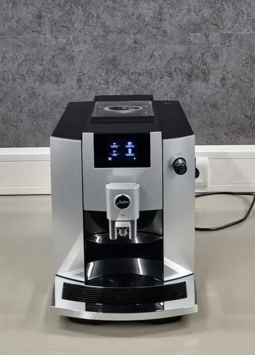Jura E6 EC Platin MET GARANTIE EN SERVICEBEURT, Afneembaar waterreservoir, 10 kopjes of meer, Ophalen of Verzenden, Gemalen koffie