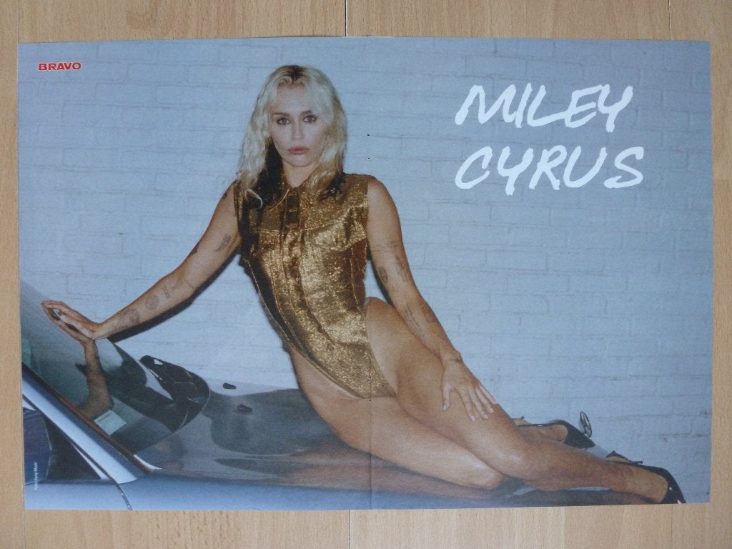 Poster van Miley Cyrus / Eminem uit Duits tijdschrift Bravo, Ophalen of Verzenden, Nieuw, A1 t/m A3, Muziek