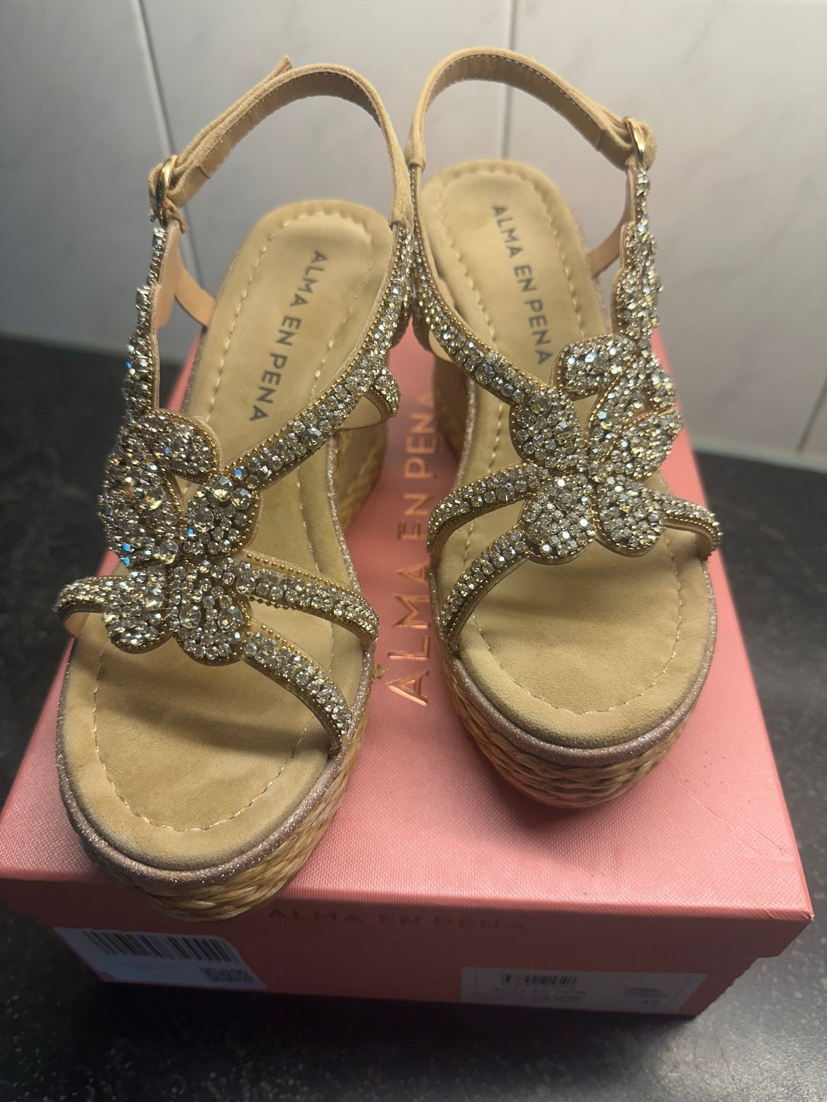 Nieuwe Alma en Pena sleehakken maat 37, Beige, Nieuw, Sandalen of Muiltjes, Ophalen of Verzenden