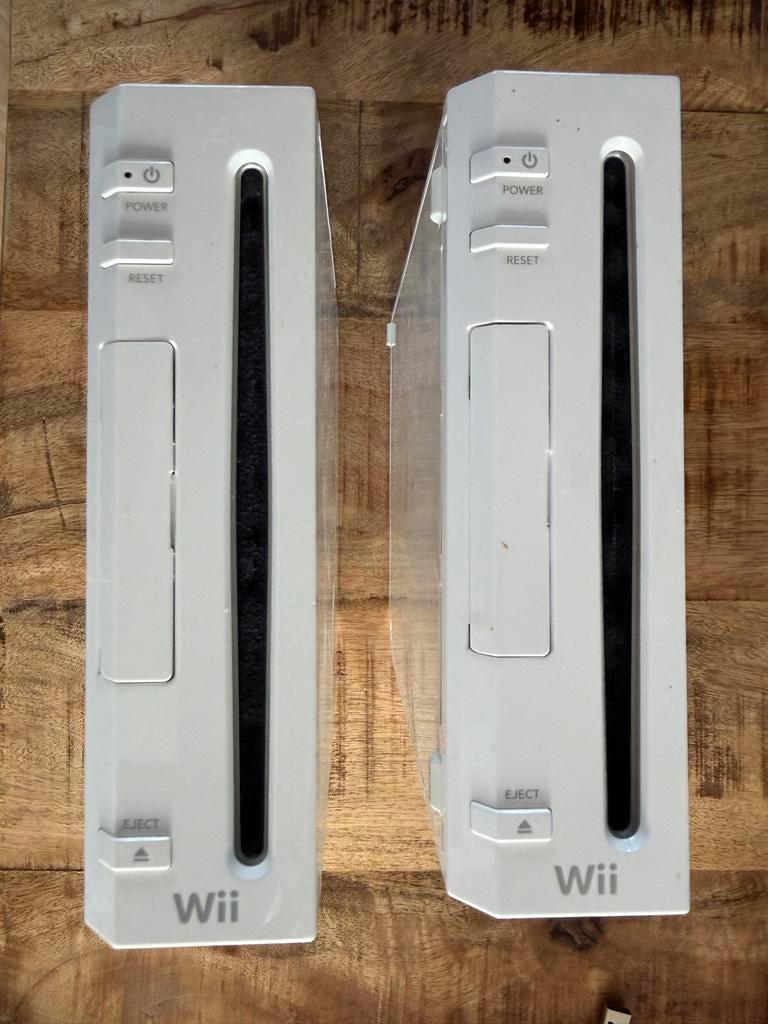 2x Nintendo Wii spelcomputers met veel toebehoren, Ophalen of Verzenden, Gebruikt, Met 3 controllers of meer, Met games