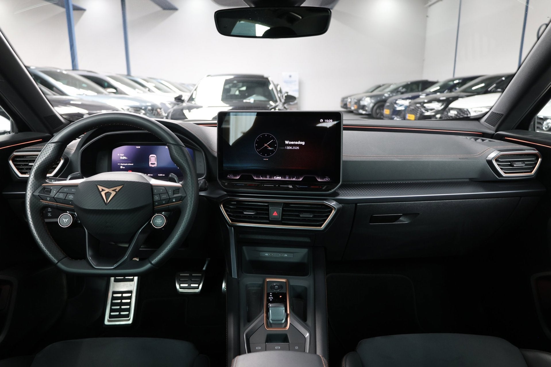 CUPRA Formentor 2.0 TSI VZ 4DRIVE 333+PK LED/VIRTUAL/SFEER/S, Gebruikt, 4 cilinders, Zwart, Bedrijf