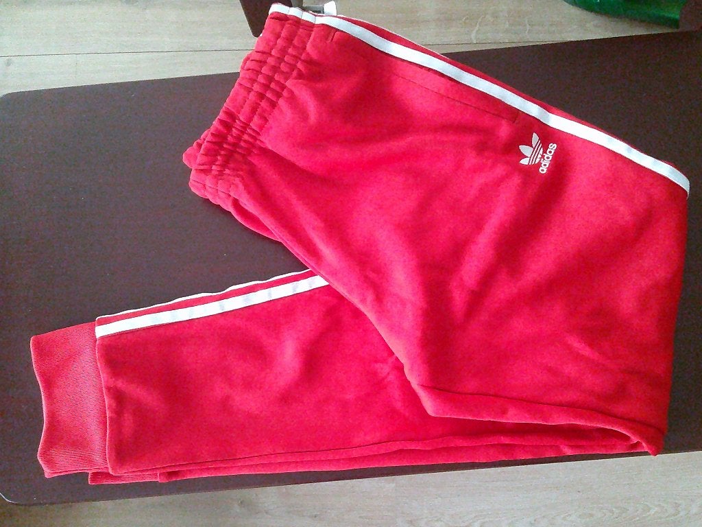 sla je slag ** ADIDAS sportbroek ROOD m -GRATIS zend, Zo goed als nieuw, Verzenden, Maat 48/50 (M), Rood