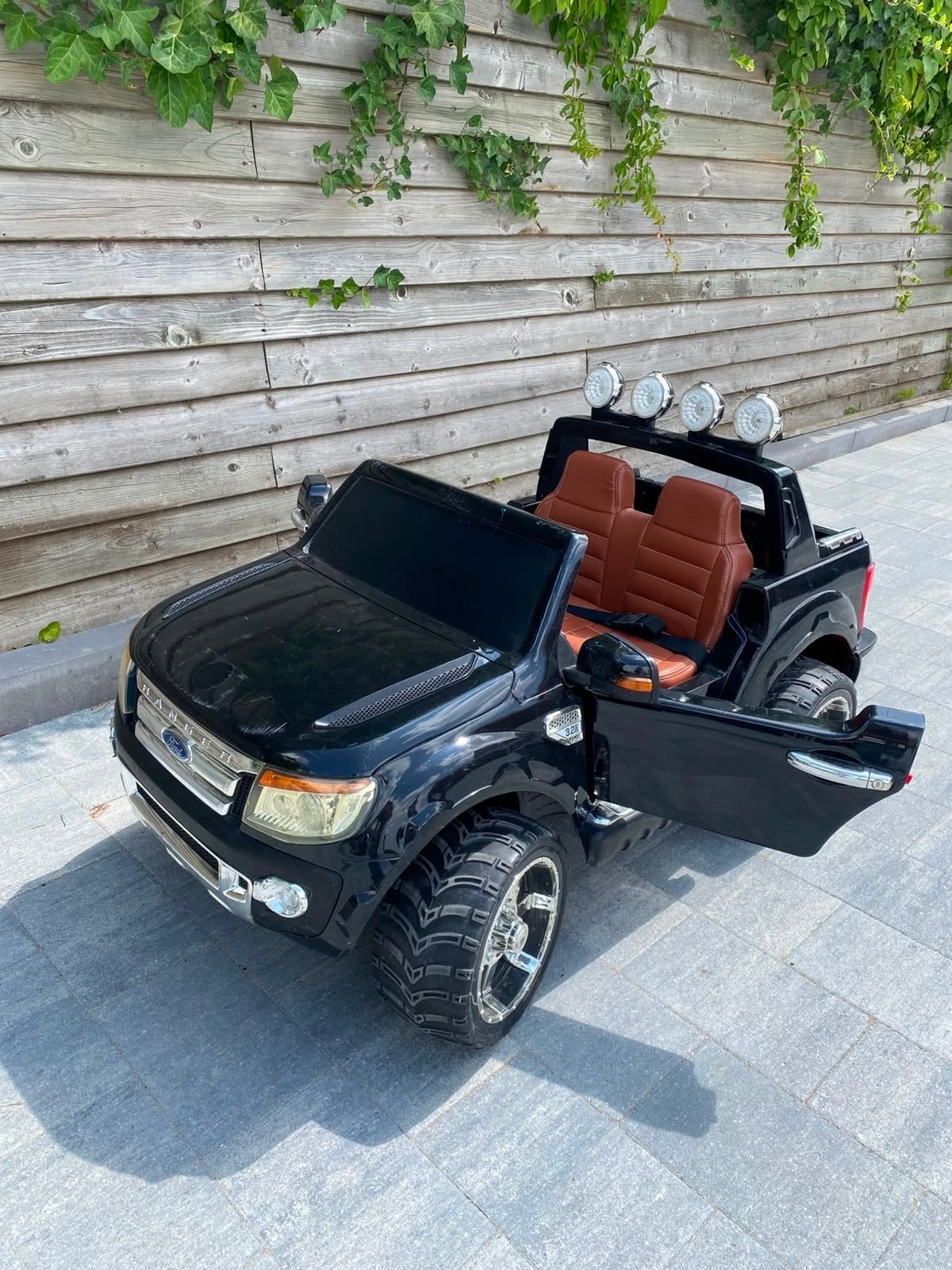 Ford Ranger Wildtrak elektrische auto met afstandsbediening, Ophalen, Gebruikt