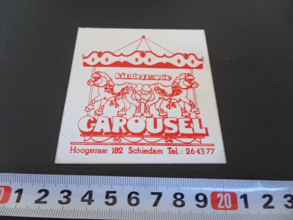 sticker Schiedam CAROUSEL Kindermode Hoogstraat 182, Verzamelen, Ophalen, Zo goed als nieuw