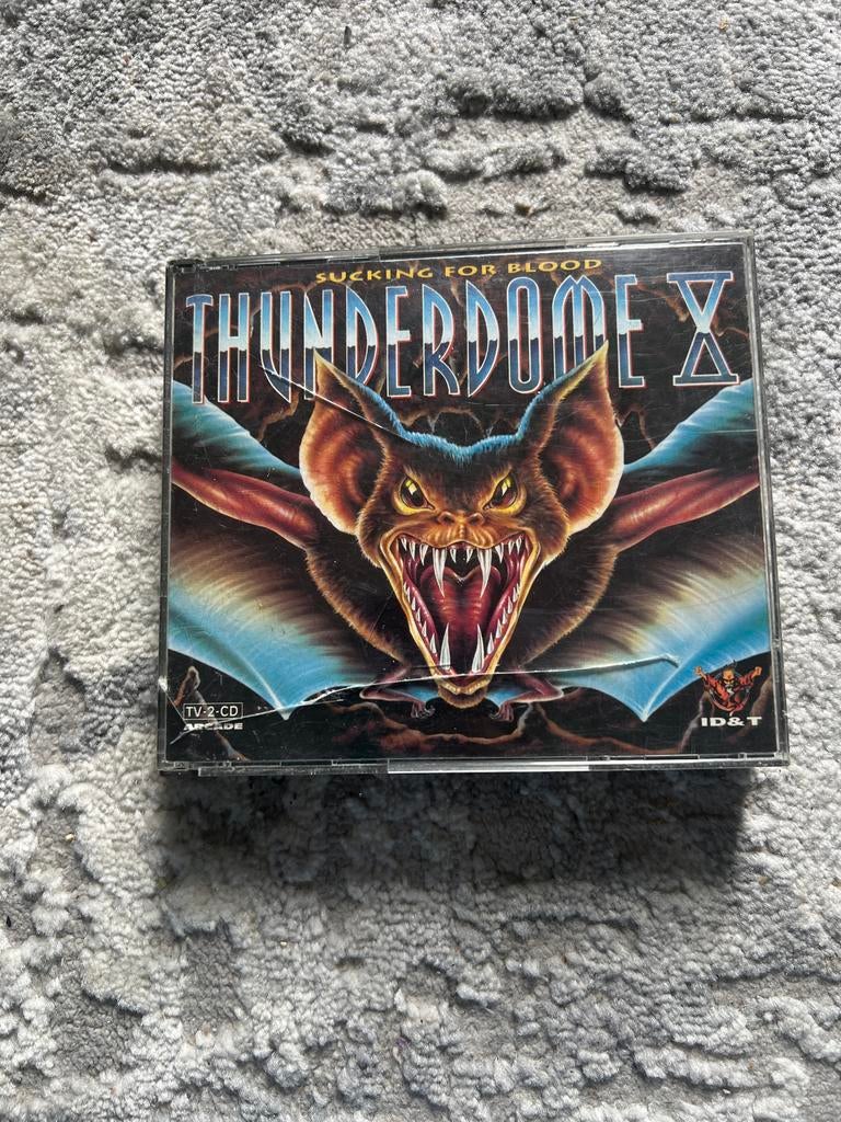 Thunderdome X - Sucking For Blood (2xCD), Ophalen of Verzenden, Zo goed als nieuw, Techno of Trance