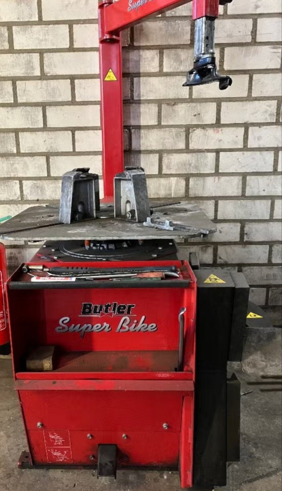 Butler superbike, Doe-het-zelf en Verbouw, Gereedschap | Lasapparaten, Ophalen, Minder dan 150 ampère, Overige typen